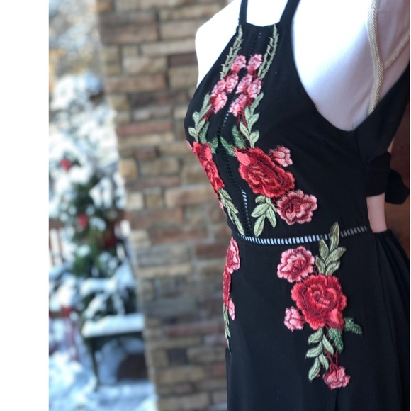 Luxel Dresses & Skirts - Luxel Evening Gown Halter Back Floral Embroidery M